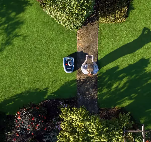 Navimow i-Series i108E view 2